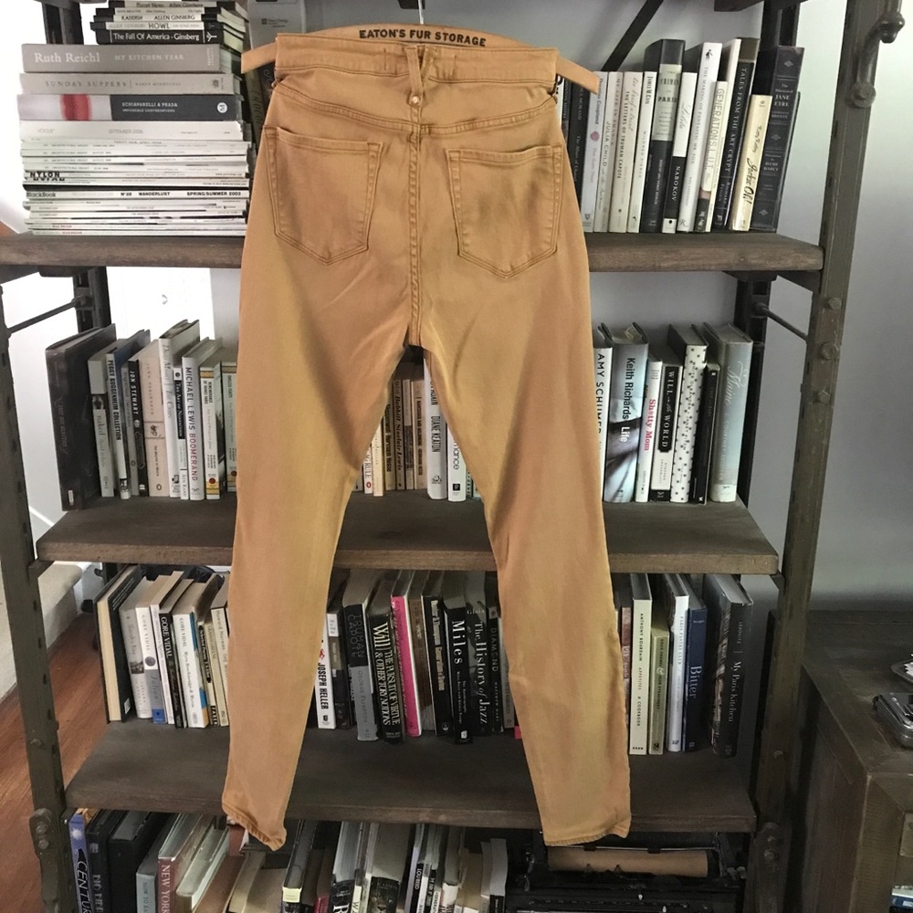 Like New marc by marc jacobs Mustard Mid-Rise  Ultra Soft Skinny Stretch Jean 32